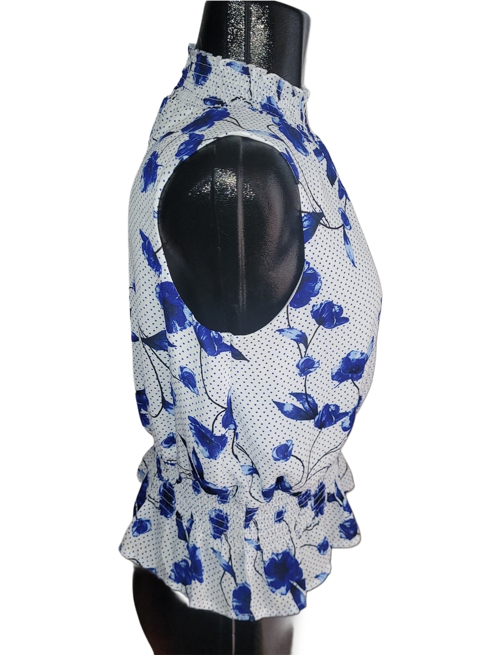 Suzy Shier Sleeveless White & Blue Floral Smocked Neck Peplum Top - Picture 4 of 6